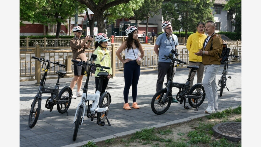 男子放孔明灯许愿后出现戏剧性画面,2025澳门正版资料大全下载,展开解析落实_完整版V3.19
