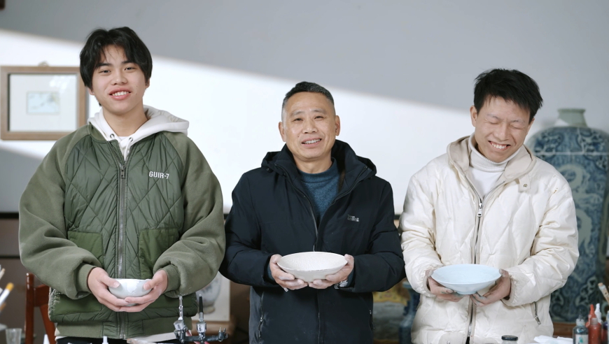 香港100最准的一肖一码下载,全网都在等哪吒2票房破百亿,精准解释落实及其象征意义_高级版V9.40